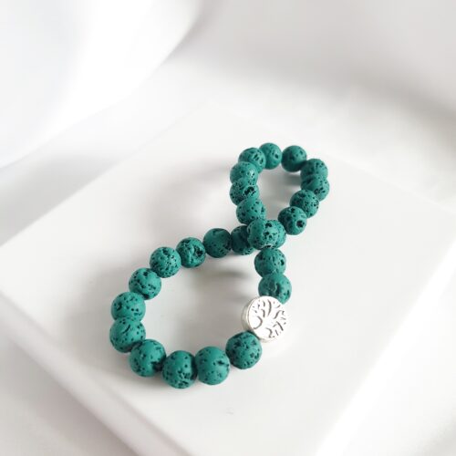 Bransoletka z lawy wulkanicznej z symbolem Drzewa Życia – energia, ochrona i harmonia